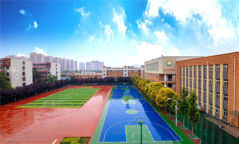 河南:中小学校园春景美如画