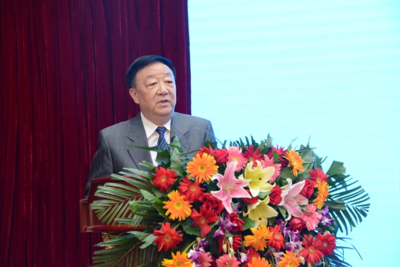 关系法学研究会秘书长尹宝虎,河南省法学会党组书记,常务副会长李承先