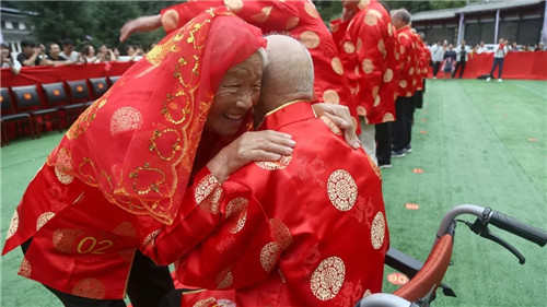 "金色约定 爱满仙山"老君山第六届金婚庆典圆满举行