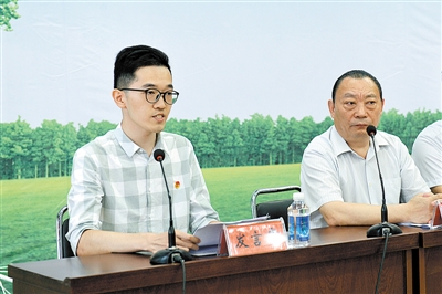 张二周13年资助601名寒门学子圆大学梦