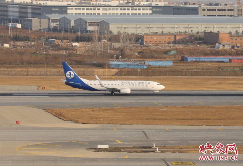 郑州机场实现两条跑道独立平行离场运行