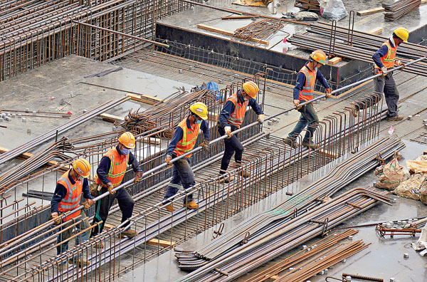 建议政府设立临时检测队到地盘派发样本瓶供工人检测;同时希望强检