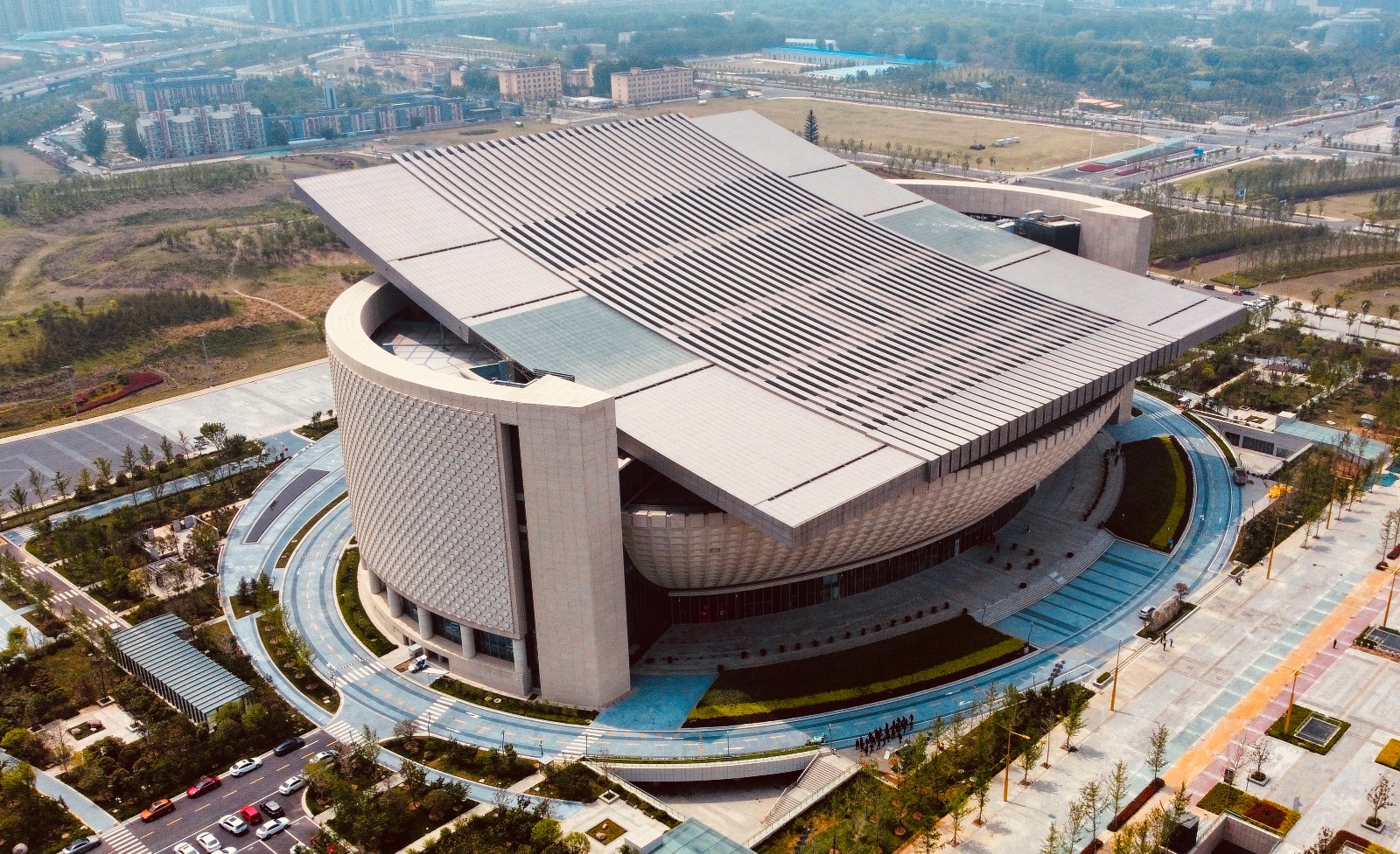 郑州博物馆新馆将开馆 黄河珍宝绽异彩