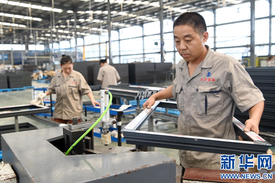 8月20日,位於河南省沁陽市西向鎮的廣東興發鋁業(河南)有限公司,模具