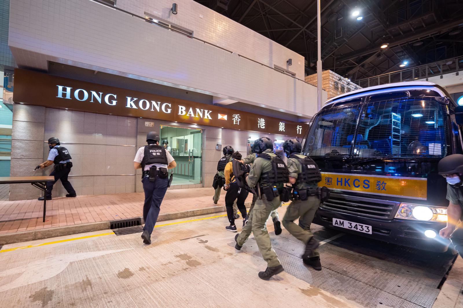 港岛总区冲锋队跨部门反恐演习模拟押解高危在囚人士
